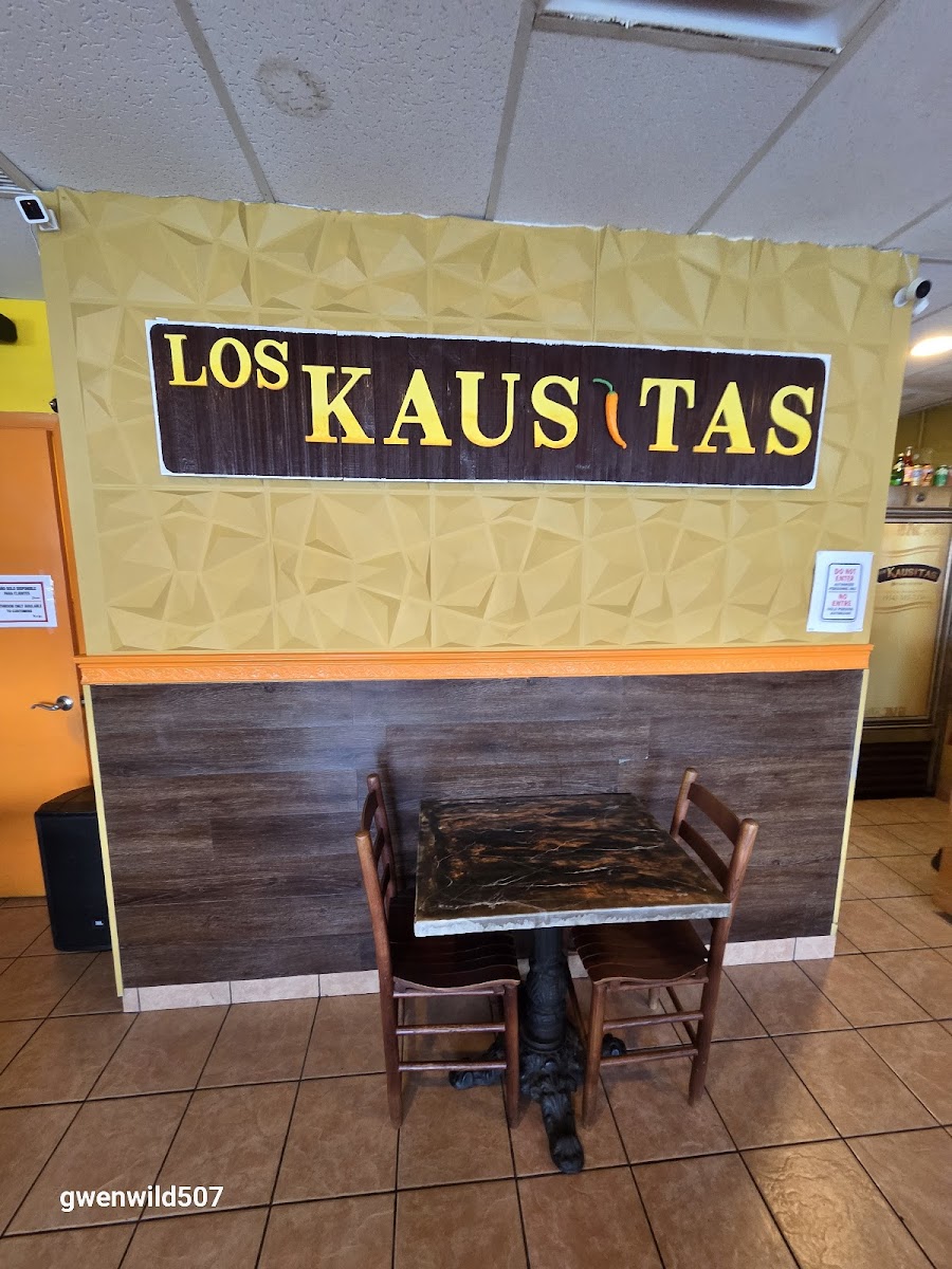 Los Kausitas Peruvian Restaurant-3